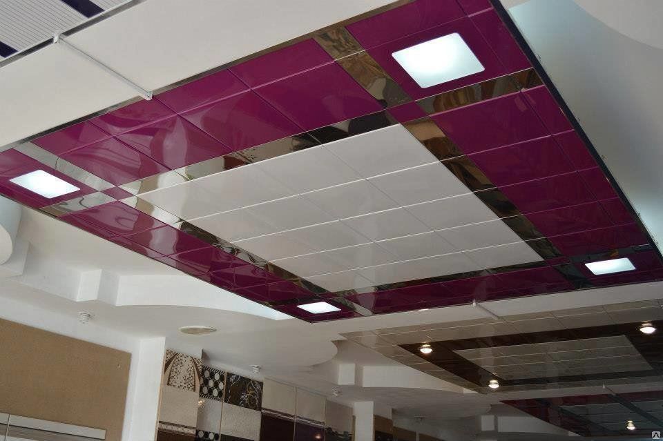 Подвесные алюминиевые потолки для обустройства помещений
