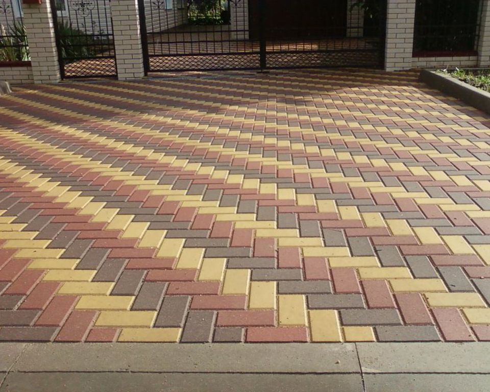 Рисунок плитки тротуарной из трех цветов