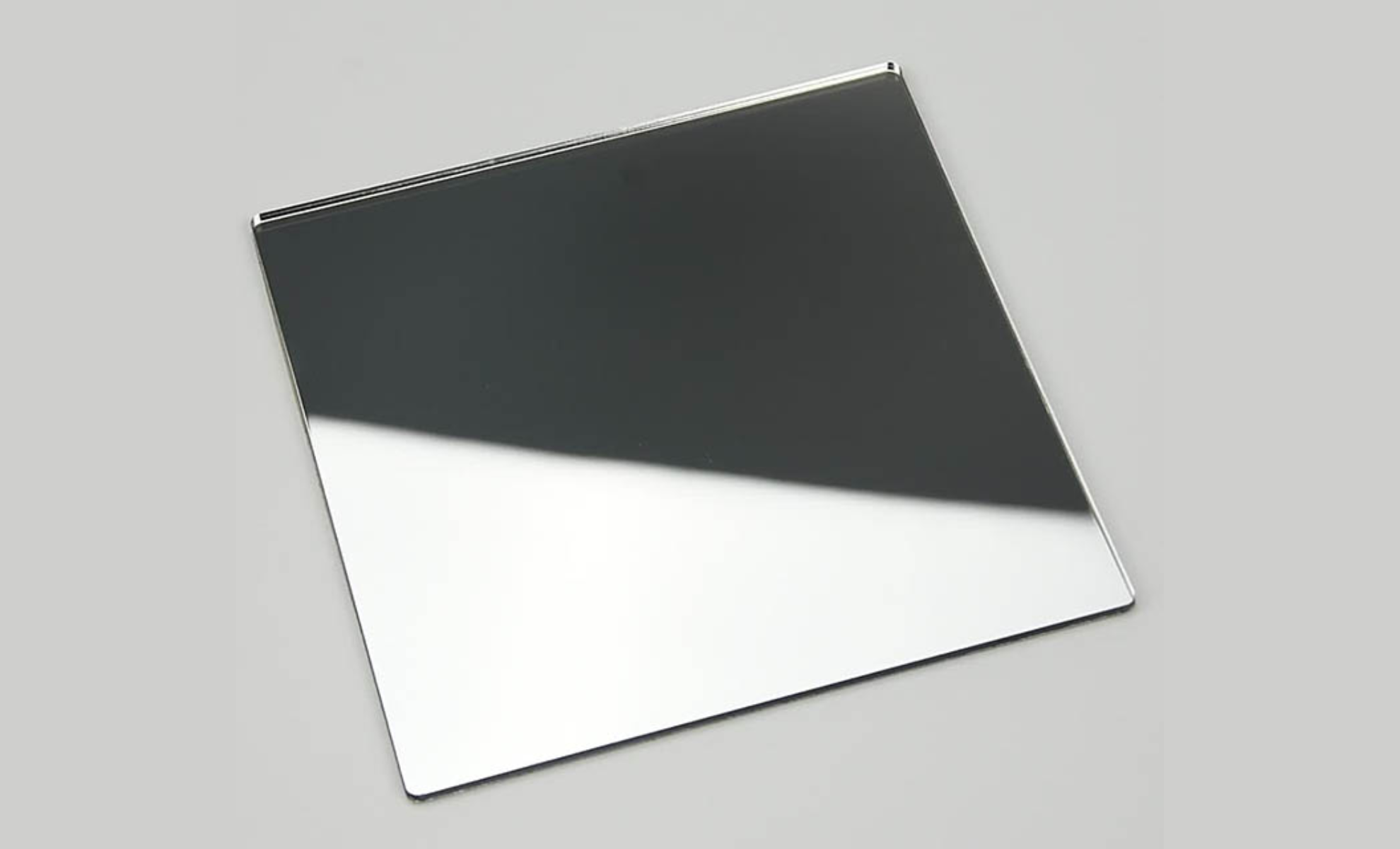 Поликарбонат монолитный зеркальный IRROX-REFLECTION GP, 2*1000*2000 мм, серебро
