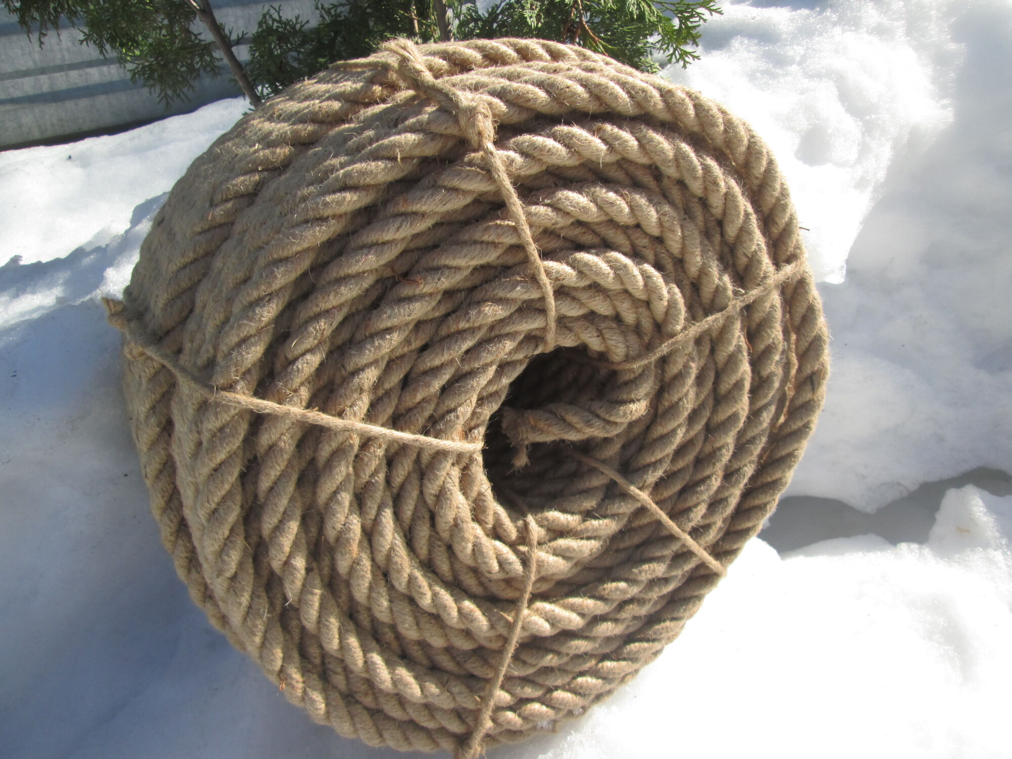 Веревка джутовая для декора стыков бревен 18 мм