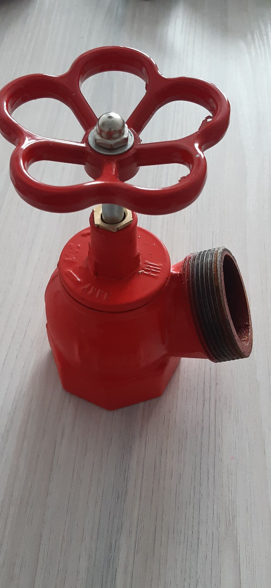 Вентиль чугунный угловой ДУ50 красный (Клапан пожарного крана)