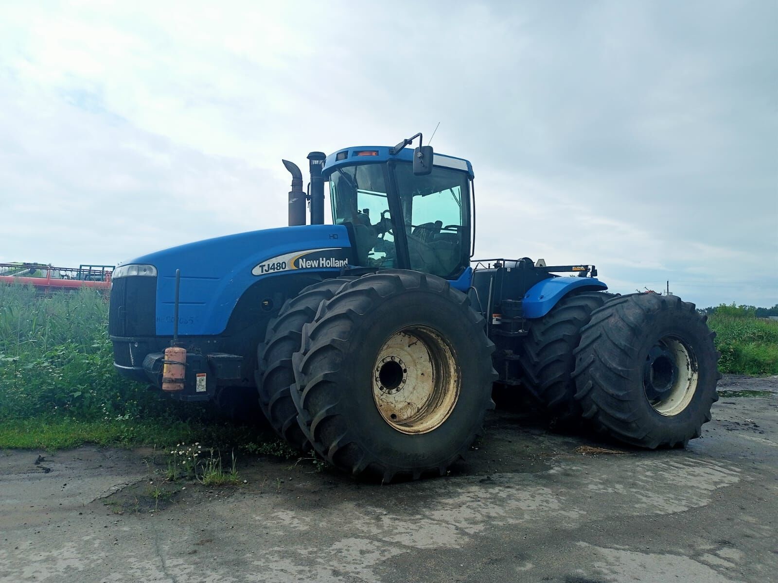 Трактор New Holland TJ 4806